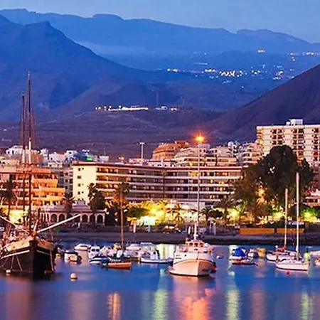 Cristianos Penthouse 아파트